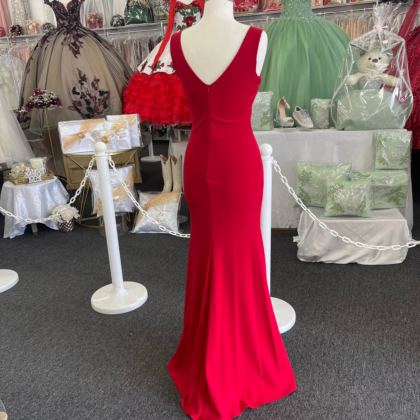 Fie1307 Lily’s Red and Gold Appliqués Fitted Gown