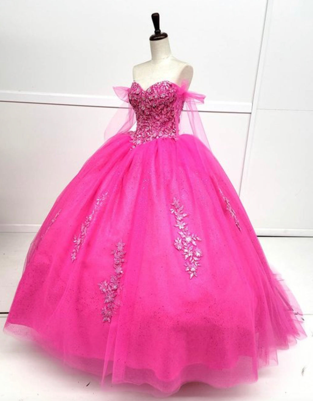 #chf3086 Lily’s Hot Pink XV Dress